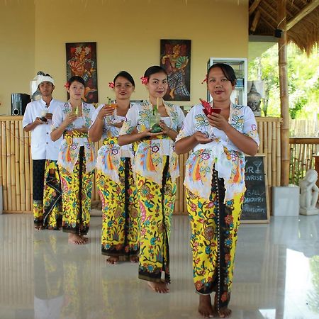 Pt Putra Momongan Menyelam Scuba Hotel Amed  Exterior photo