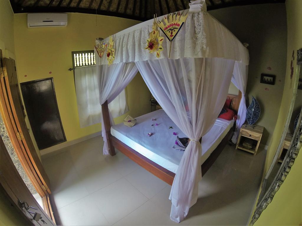 Pt Putra Momongan Menyelam Scuba Hotel Amed  Room photo