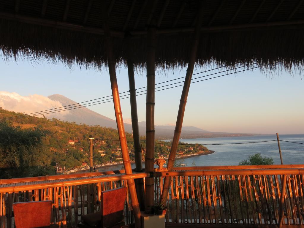 Pt Putra Momongan Menyelam Scuba Hotel Amed  Exterior photo